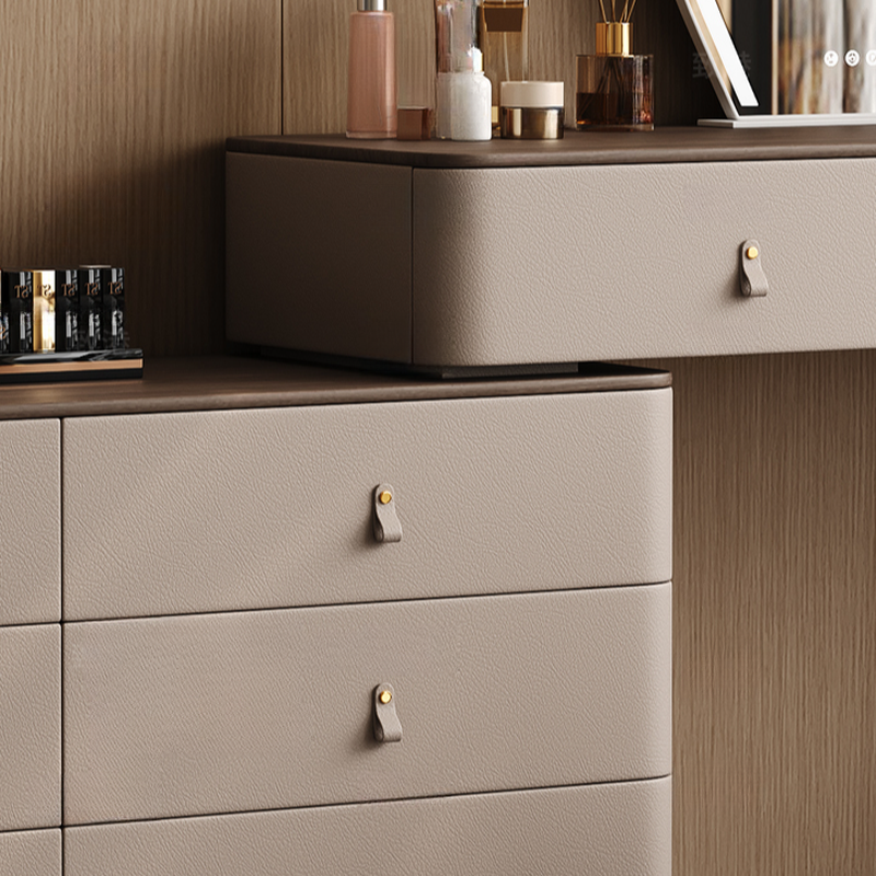 Tan Vanity Set with Scalable Telescopic and Push-Pull Features - image 6