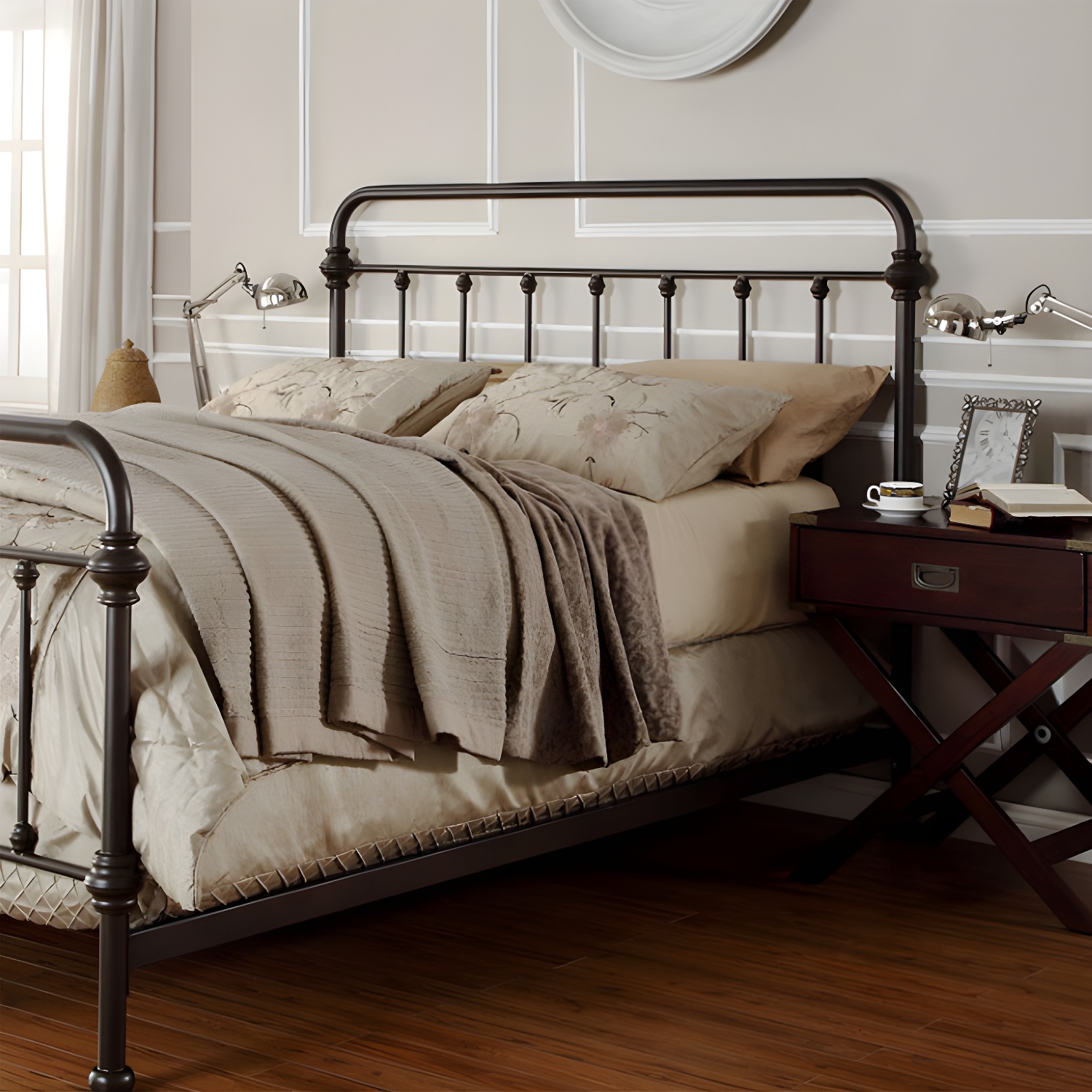 Iron Frame Bed | Ormau - image 7