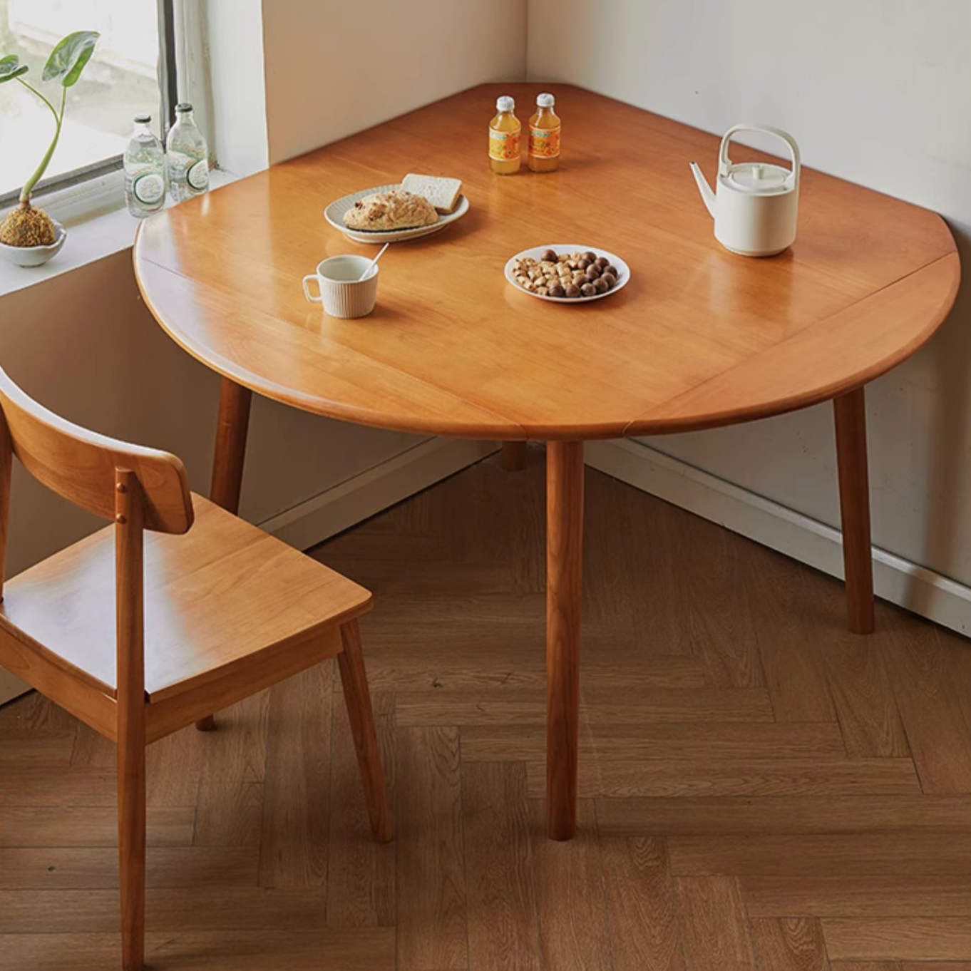 Round Wood Dining Table | Ormau - image 15