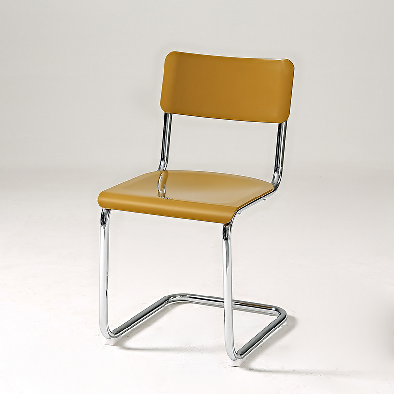 Cantilever Chair | Ormau - image 6