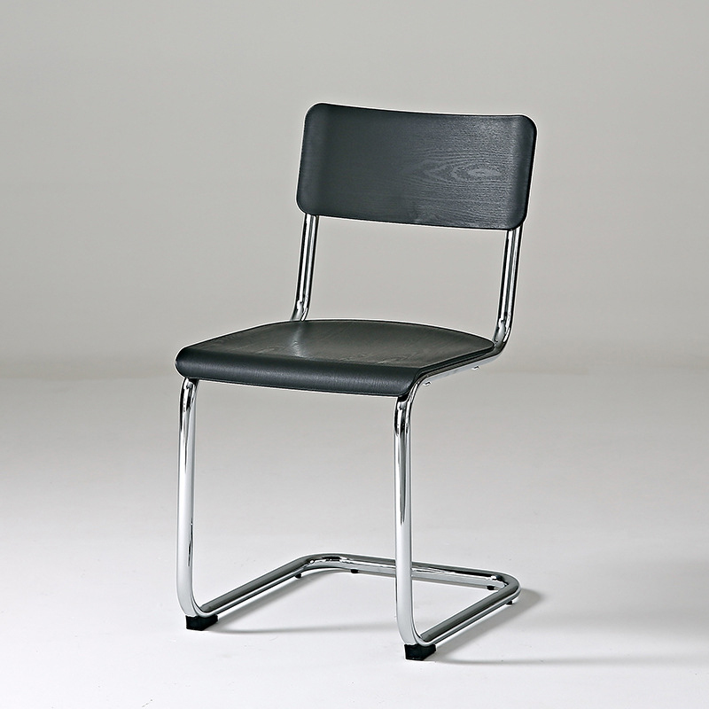 Cantilever Chair | Ormau - image 18