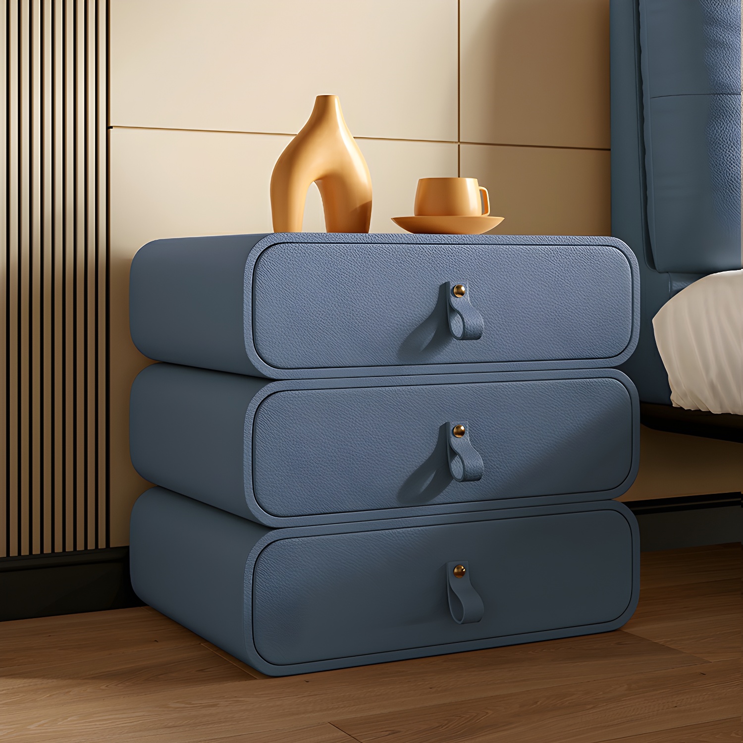 Faux Leather Bachelor's Chest | Ormau - image 4