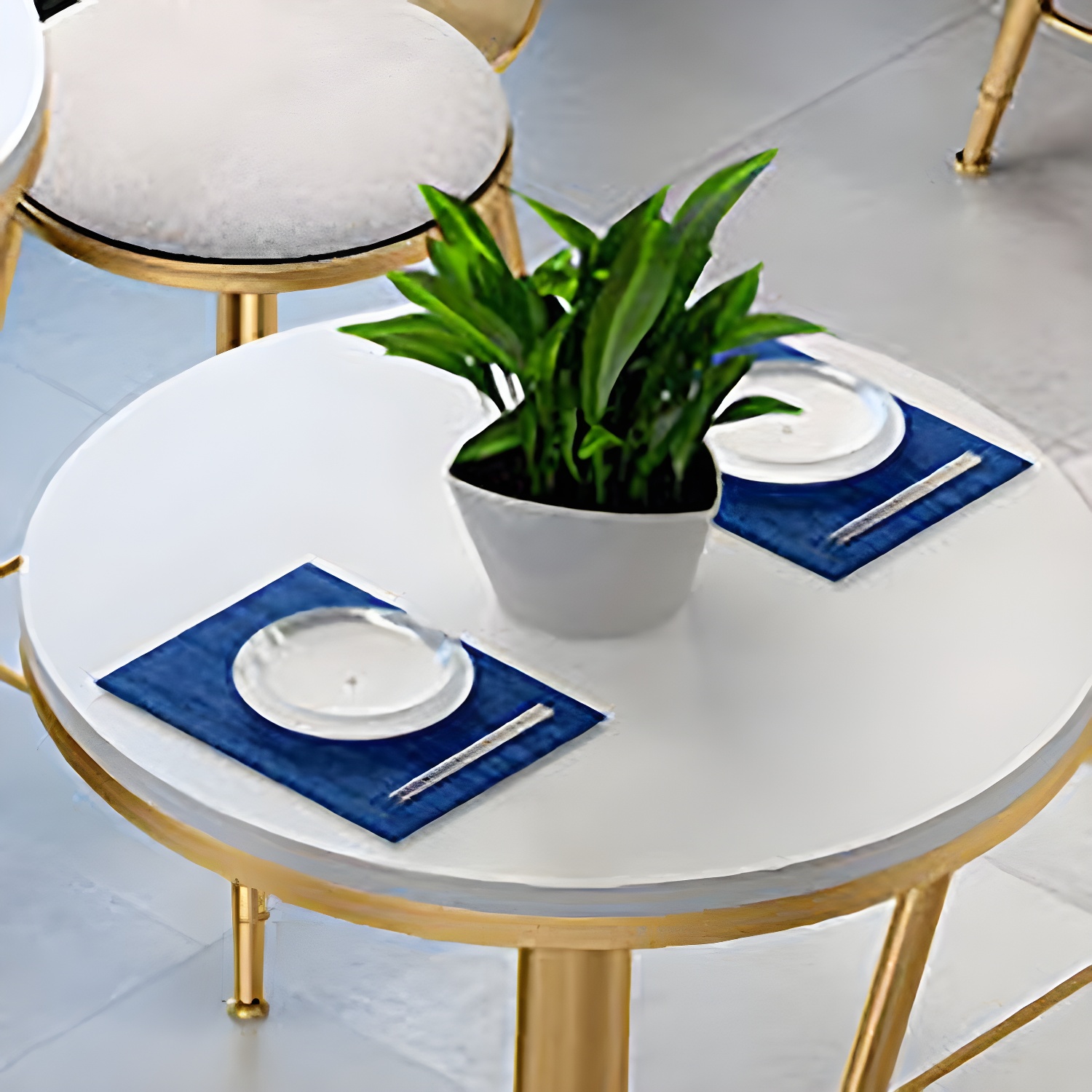Tulip Dining Table | Ormau - image 9