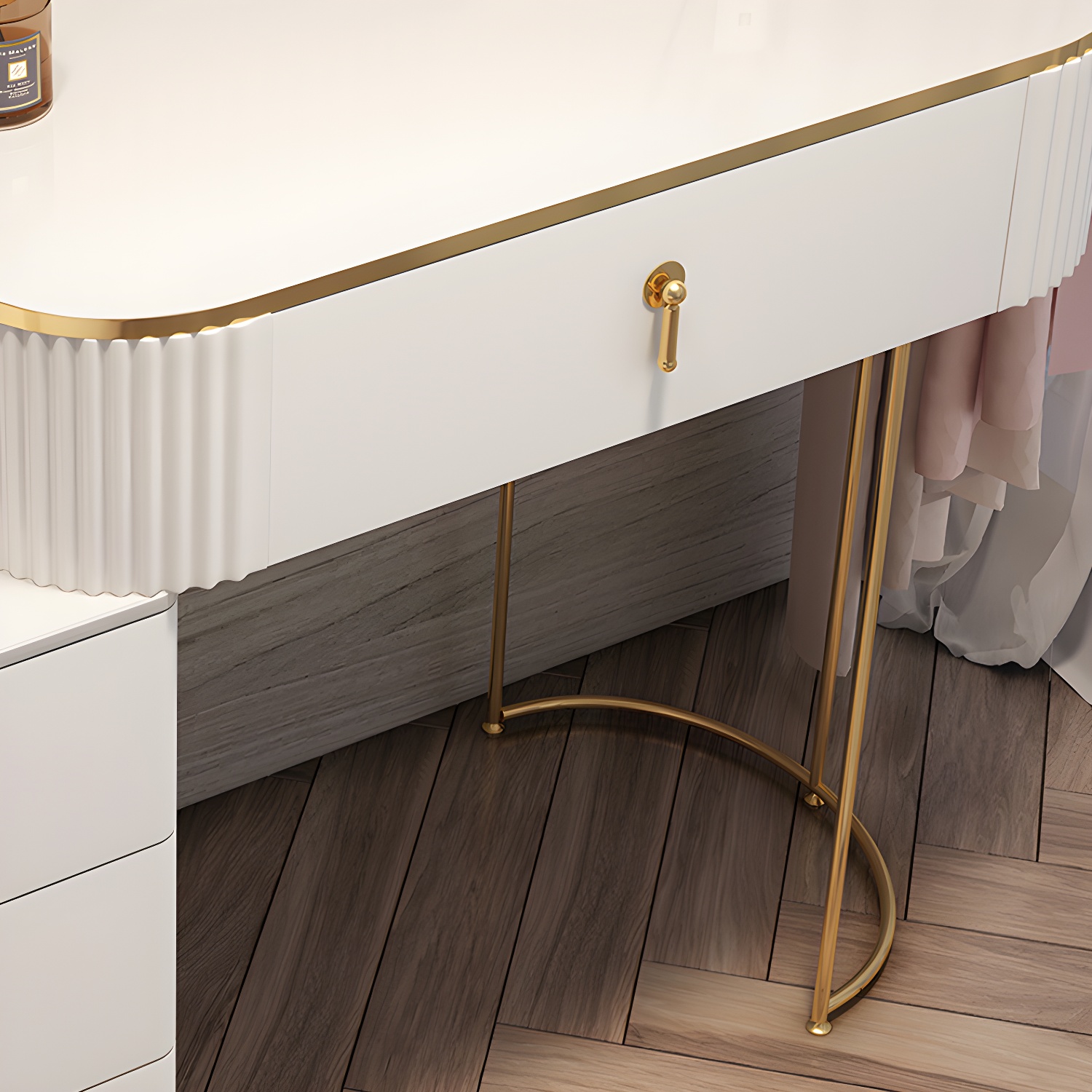 Mirrored Vanity Desk | Ormau - image 12