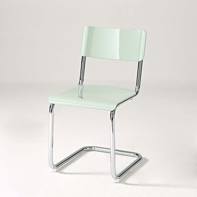 Cantilever Chair | Ormau - image 2