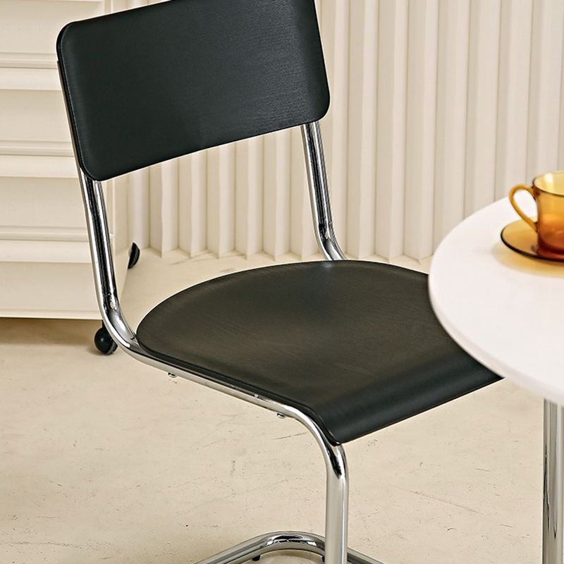 Cantilever Chair | Ormau - image 15