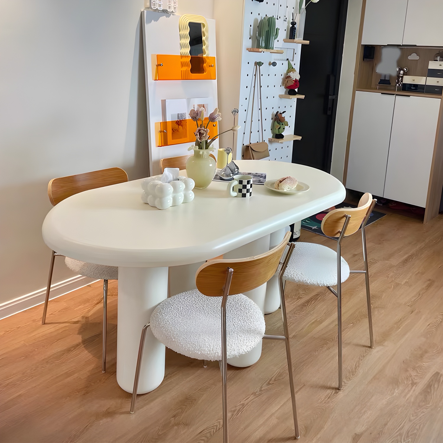 Oval & Round Dining Table | Ormau - image 3