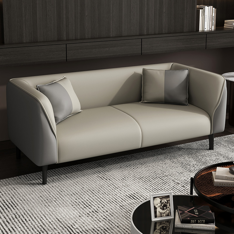 Tuxedo Sofa | Ormau - image 4