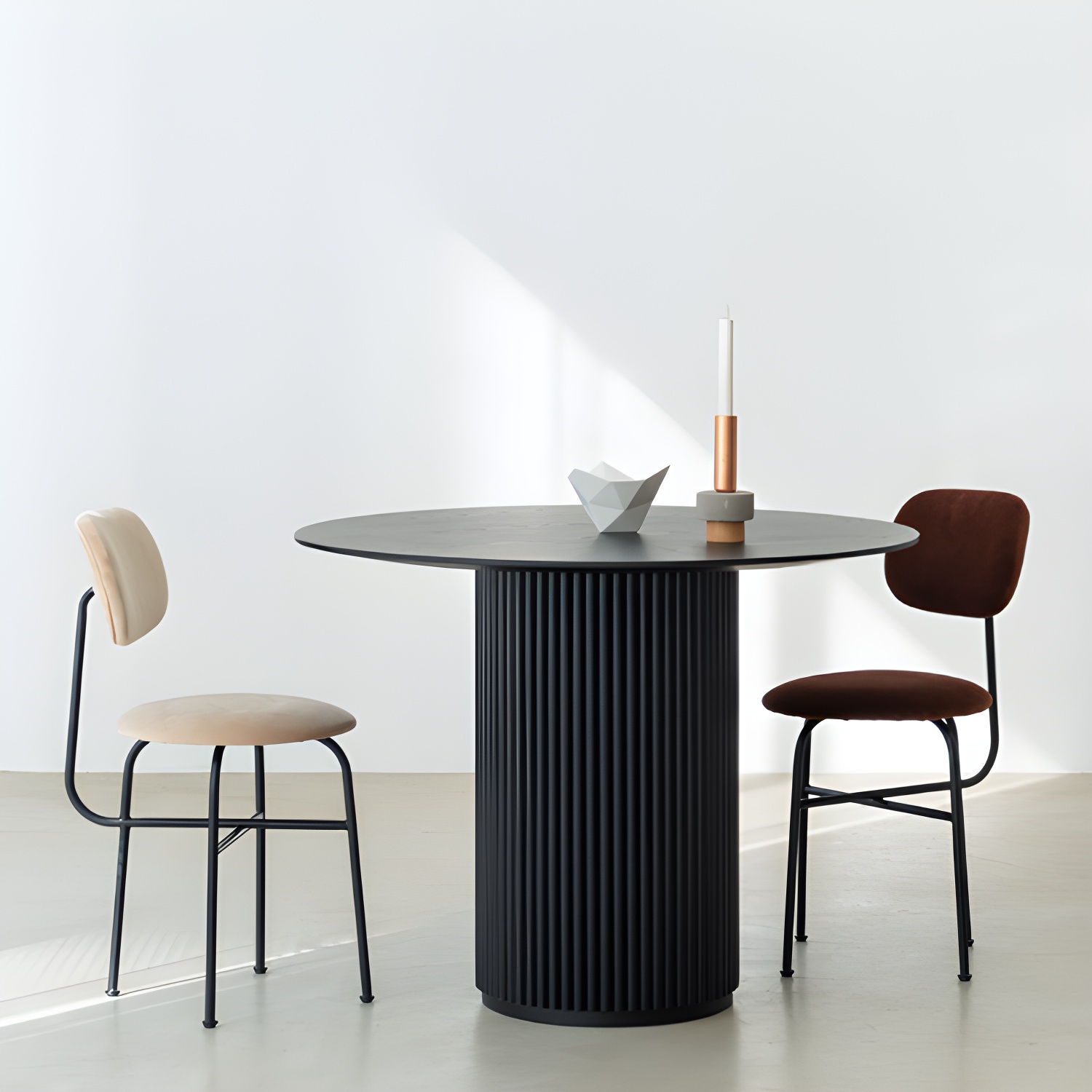 Round Wood Dining Table | Ormau - image 14